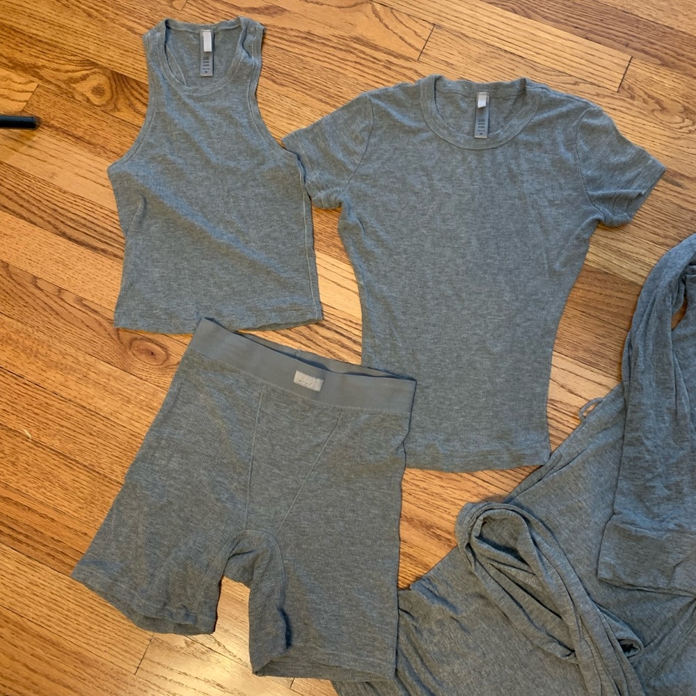 Skims set of 5 pieces soft lounge dark heather gray good condition $50 size XS